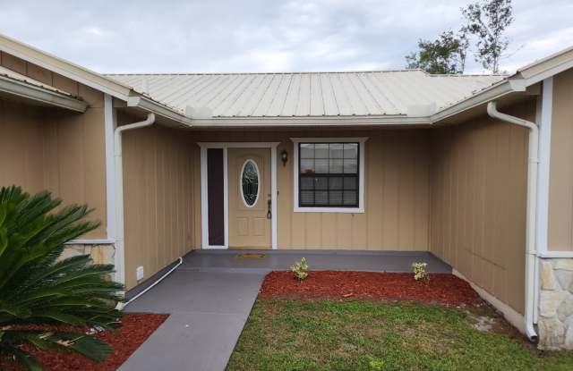 6105 West 2nd Manor Gallery 3