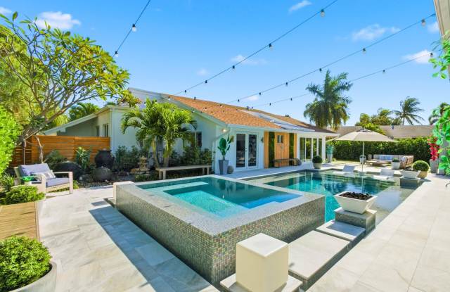 2210 NE 3rd Ave Avenue photos photos