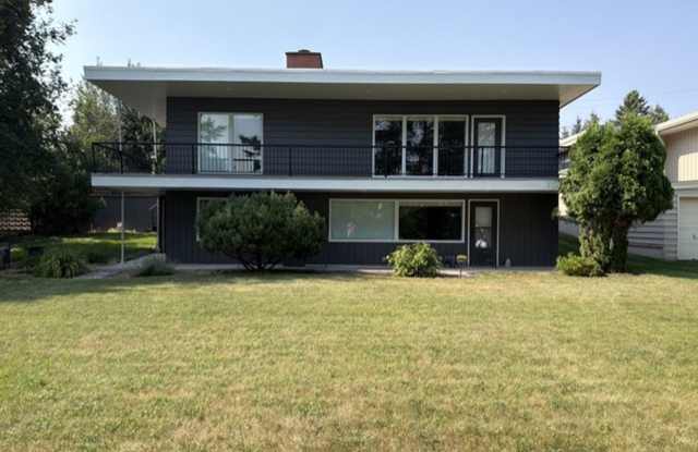 Beautiful 3 Bedroom Home Next to Buffalo Hill Golf Course Gallery 1