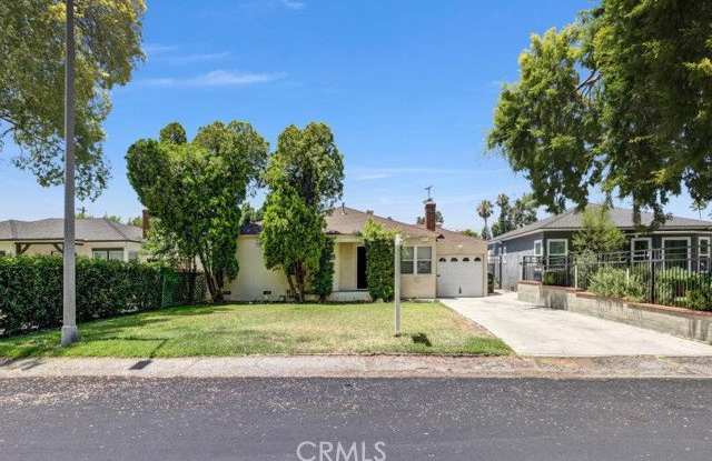 6217 Farmdale Avenue Gallery 1