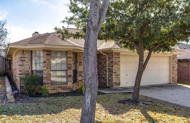 317 Banyan Drive - 317 Banyan Drive, Grapevine, TX 76051