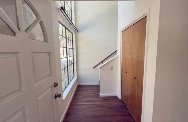 Spacious 2-Bedroom Pacific Grove Condo with Fireplace & Private Deck Gallery 3