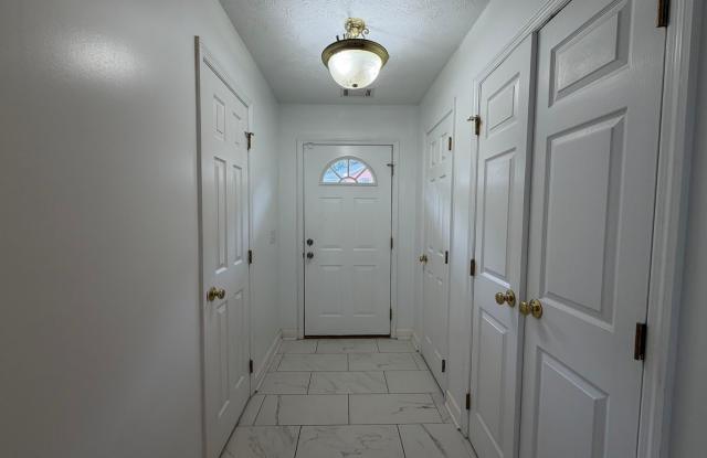 1477 N. Donahue, Unit 3901 Gallery 3