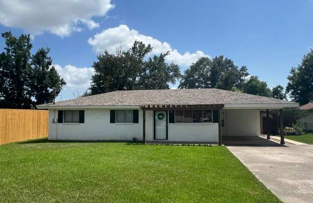 Renovated 3 Bed 1 Bath House in Sulphur photos photos