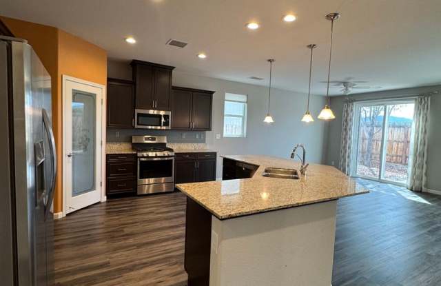 Spacious 4-Bedroom Dayton Home with Split-Bedroom Layout & Modern Finishes Gallery 3
