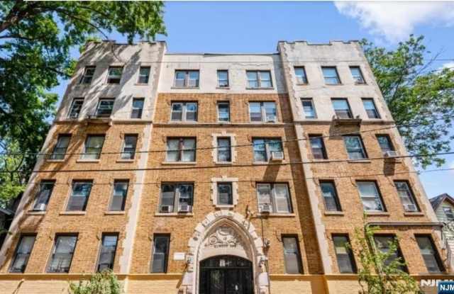 17 Elwood Place 305 photos photos