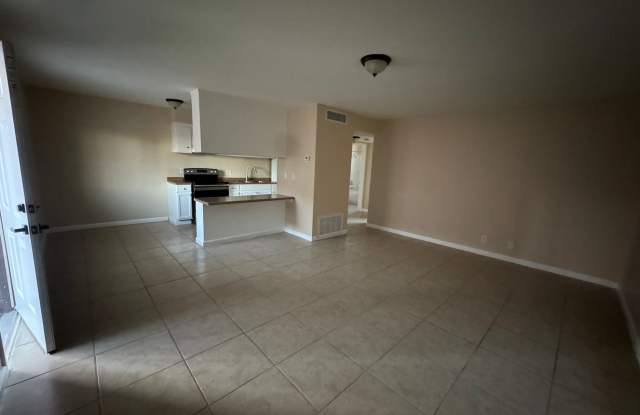 One bedroom, One bath. Downstairs unit. 89101 photos photos