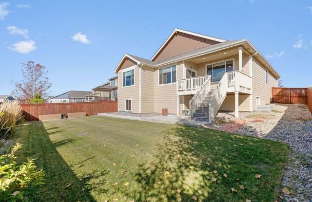 Stunning 3 Bedroom Ranch in Raindance - 1884 Covered Bridge Parkway, Windsor, CO 80550