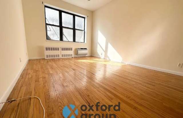 221 E 10TH ST. photos photos