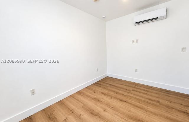 1550 NW 1st Ct Gallery 2