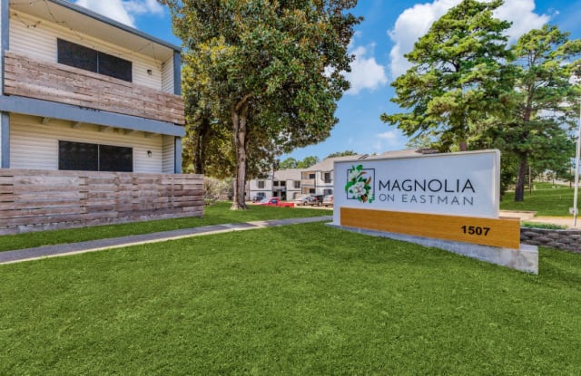 Magnolia on Eastman photos photos