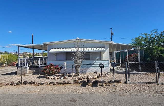CUTE 2 Bed/2 Bath Mobile on 2 lots in Central Bullhead City - 2106 Hermosa Drive, Bullhead City, AZ 86442