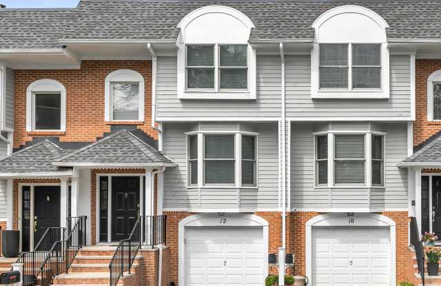 65 E River Road Gallery 1