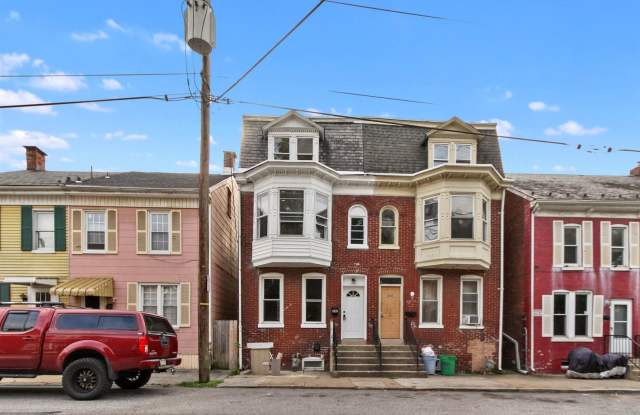 Spacious 5 Bedroom, 2 Bath Home in York City! photos photos Spacious 5 Bedroom, 2 Bath Home in York City! photos photos