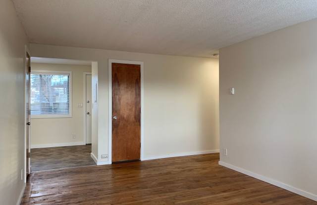 C2402 - Maple Court Apartments photos photos