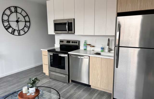 160 Middlesex Street - 160 Middlesex Street, Lowell, MA 01852