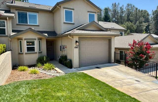 Adorable Townhome in Placerville Available September 1st! photos photos