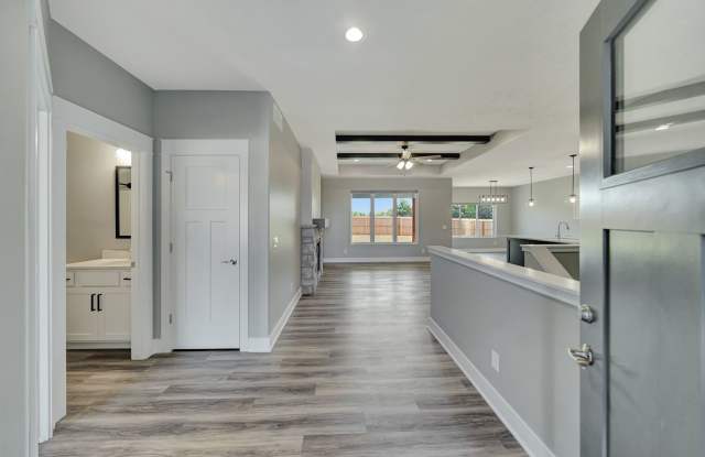 Luxury Townhome Gallery 3