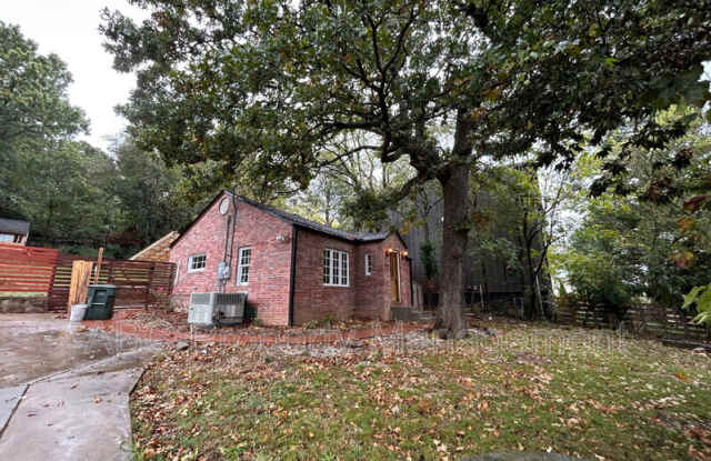 604 East Huntsville Road - 604 East Huntsville Road, Fayetteville, AR 72701