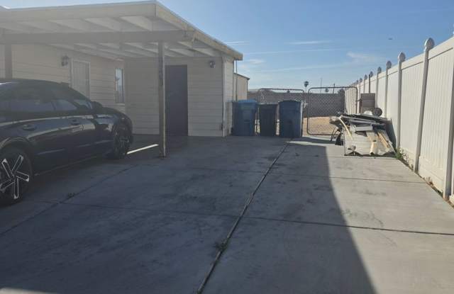 Beautiful 3bedroom/1 bath Home For Rent photos photos