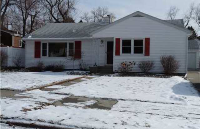 Great location home with 2 bedroom, 2 bath and 1 car garage! photos photos Great location home with 2 bedroom, 2 bath and 1 car garage! photos photos