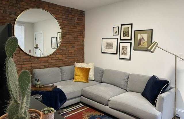 2129 SPRING GARDEN STREET Gallery 4