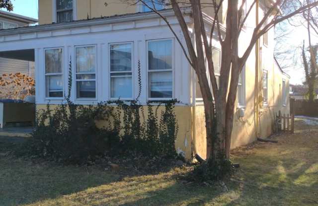 Heart of UVA 13th St  4 BR, 2.5  Bath / SHARED HOUSING photos photos