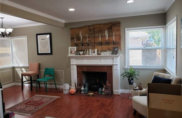 1206 W Chandler Boulevard Gallery 4