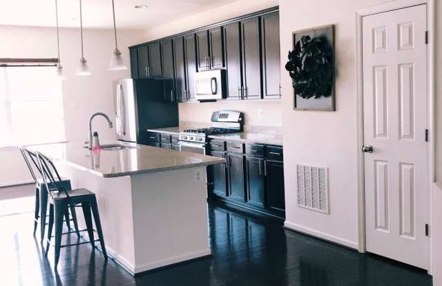 7806 RIVER ROCK Way Gallery 3
