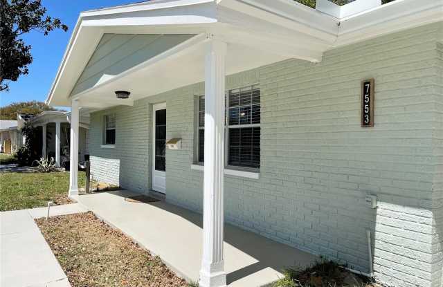 7553 CUMBER Drive Gallery 2
