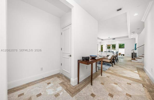 6 Coconut Ln Gallery 3