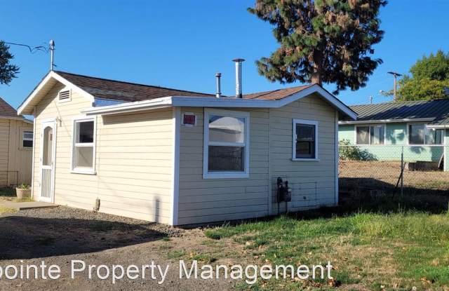 203 S Main St. - 203 South Main Street, Winston, OR 97496