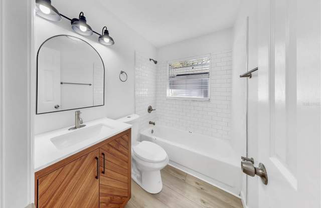1204 E SENECA AVENUE Gallery 2