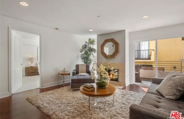 1951 N Beachwood Dr - 1951 North Beachwood Drive, Los Angeles, CA 90068