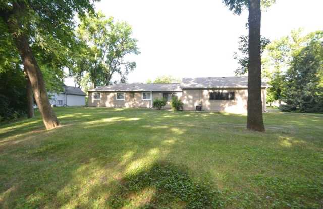 302 Zinnia Lane N Gallery 2