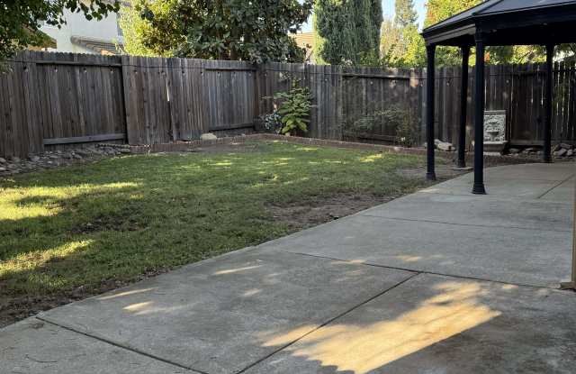 2247 Railway Cir Gallery 1