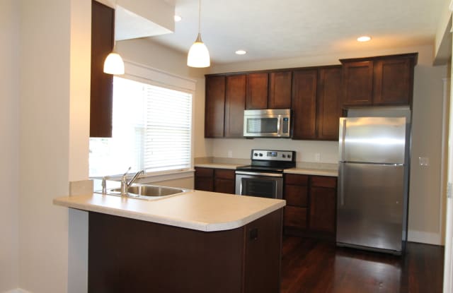 The Doll House -- Cool Two Bedroom at The Cottages on Vinton! Gallery 3