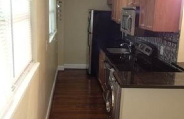 897 N Highland Ave NE Unit B-2 Gallery 2