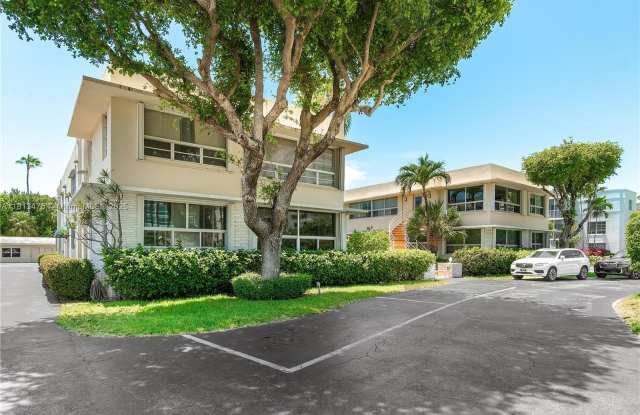 9940 Collins Ave photos photos