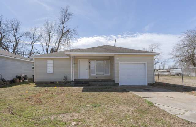 1211 West Wallace Street - 1211 West Wallace Street, Shawnee, OK 74801
