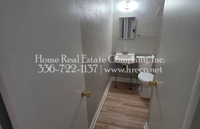 Fayetteville Village Apartments | 1340 Gray Avenue Apt B Gallery 2