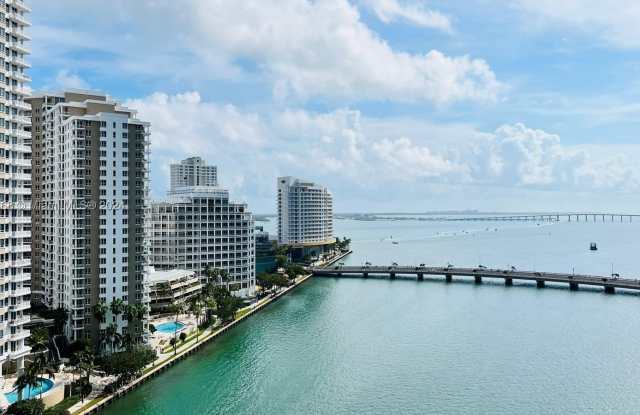 495 Brickell Ave Gallery 1