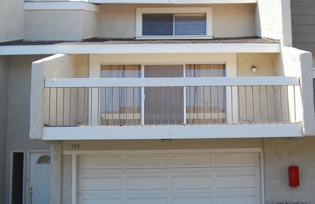 745 Warwick Avenue - 745 Warwick Avenue, Thousand Oaks, CA 91360