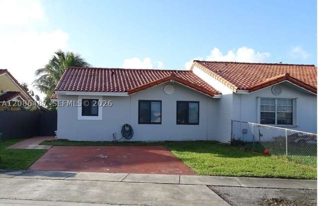 12052 SW 208th Ter Gallery 2