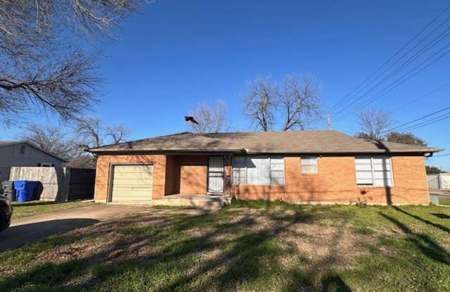 Spacious Baylor University Home photos photos