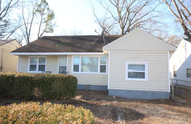 UPDATED 3-BEDROOM HOME WITH FENCED YARD — GREAT BRAINERD LOCATION! Gallery 1