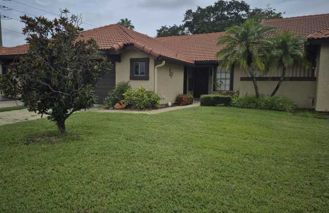 835 Regal Avenue NE photos photos
