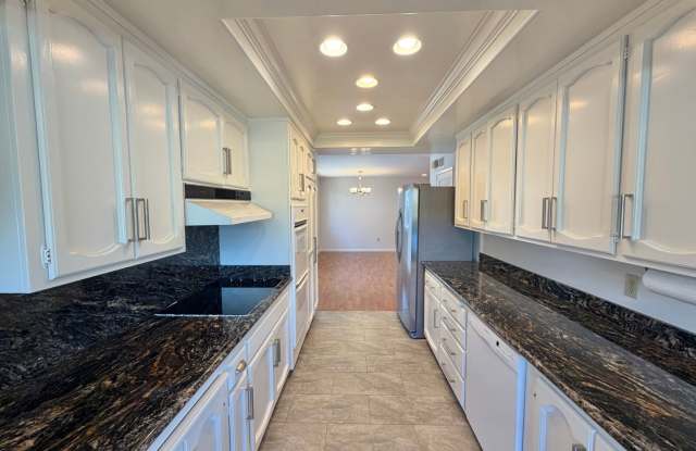 Easygoing Living in Rancho Bernardo: 2BR/2BA with a Spacious Backyard (55+) Gallery 4