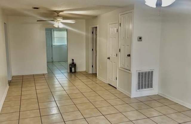 4632 LYNHUBER Drive Gallery 3