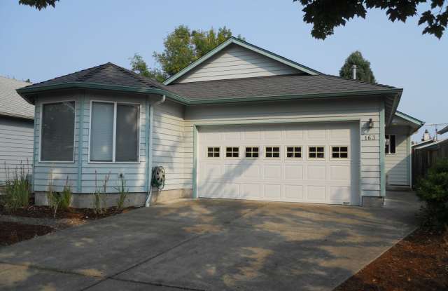 3 Bedroom House ~ Close to Willamette Park photos photos